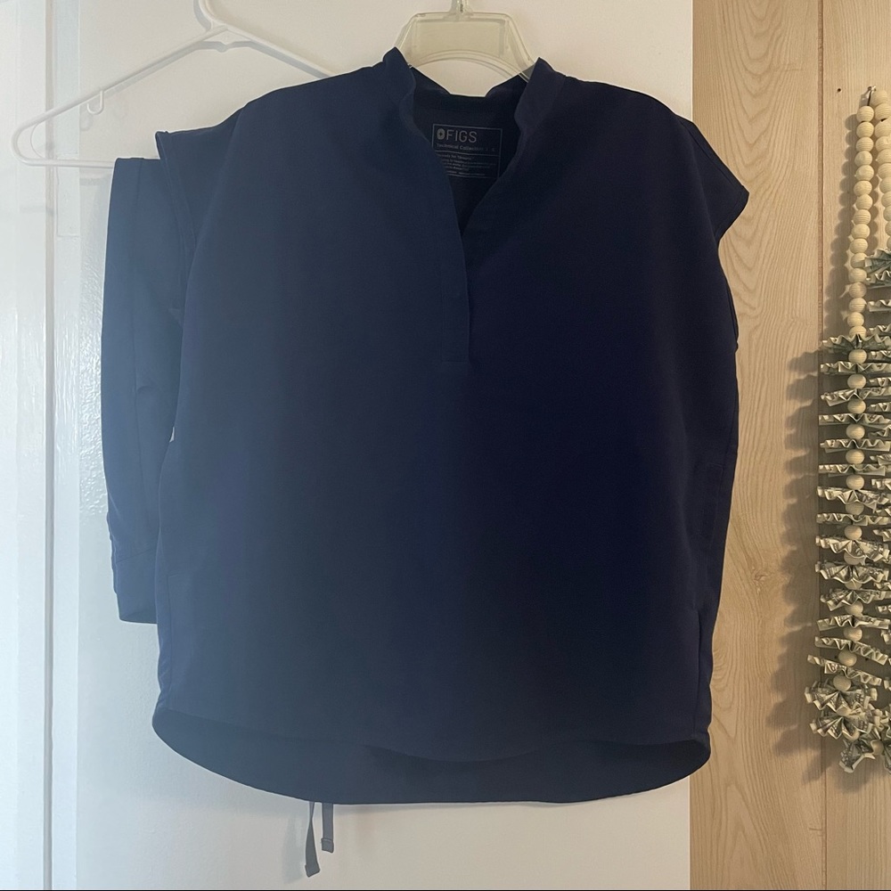 FIGS Navy Blue Scrub Set